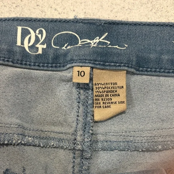 DG2 by Diane Gilman Floral Embroidered Gray Jeans - Picture 2 of 4